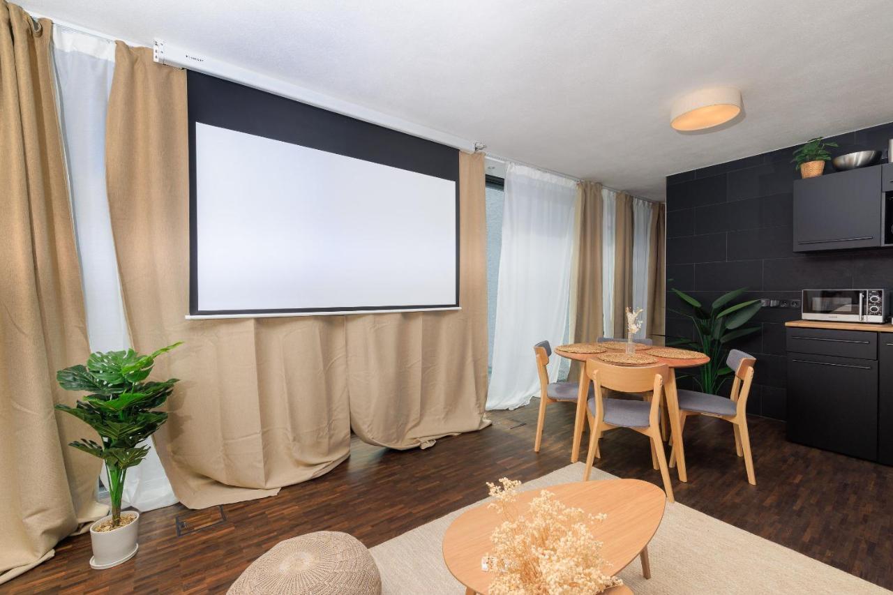 Global Living - Design Apartment I Rathausplatz I Beamer I Ac I Kitchen I Augsburg Exterior photo